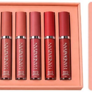 💄 HANDAIYAN Matte Liquid Lipstick Set-A – 6 Pcs ✨ আপনার সৌন্দর্যে যোগ করুন আকর্ষণীয় রঙের ছোঁয়া! ✨ HANDAIYAN Matte Liquid Lipstick Set-A-তে রয়েছে ৬টি সুন্দর লিপস্টিক শেড। প্রতিদিনের সাজ, অফিস, পার্টি কিংবা বিশেষ অনুষ্ঠানে আপনার লুককে করে তুলুন আরও আকর্ষণীয়। 💋 🌸 Product Features * 💄 Brand: HANDAIYAN * 🎨 Set: 6টি ভিন্ন শেড * ✨ Finish: Matte Finish * 💋 Type: Liquid Lipstick * 📦 Packaging: সুন্দর গিফট বক্স * 👗 Suitable for: Daily Wear, Party & Special Occasions 🎁 কেন পছন্দ করবেন? ✔️ এক সেটে ৬টি সুন্দর শেড ✔️ বিভিন্ন সাজের সঙ্গে মানানসই ✔️ নিজের জন্য অথবা উপহার দেওয়ার জন্য উপযুক্ত ✔️ কমপ্যাক্ট ও আকর্ষণীয় প্যাকেজিং 💖 আপনার পছন্দের লিপস্টিক সেটটি আজই অর্ডার করুন!